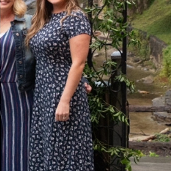 New Desires Navy Blue Floral Print Backless Maxi Dress - Picture 4 of 4